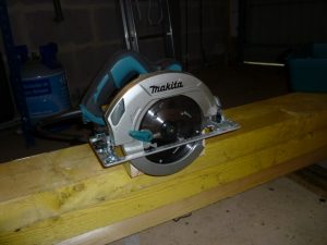Construction d'un plancher en bois : les outils