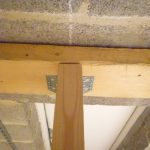Construction d'un plancher en bois : poutre
