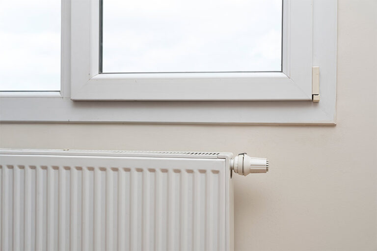 radiateur placé sous la fenêtre radiateur placé sous la fenêtre
