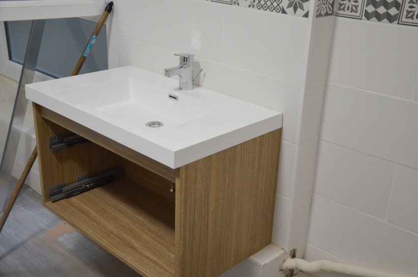 Pose d'un meuble de salle de bain : étapes et tuto