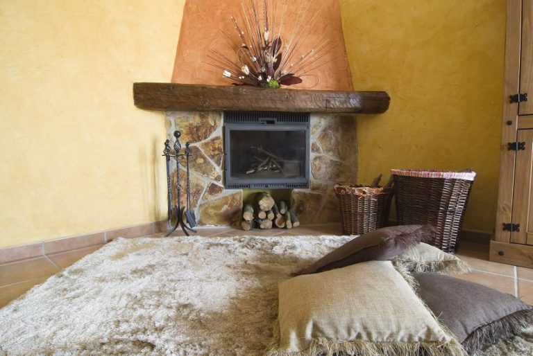 Peut-on installer un insert dans une ancienne cheminée ? Comment faire