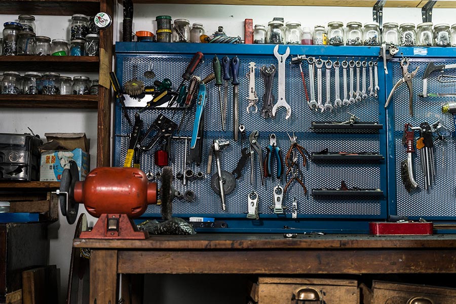 rangement d'outils dans l'atelier
