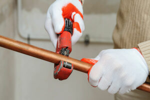 sertissage raccord plomberie installation chauffage partir tuyaux cuivre