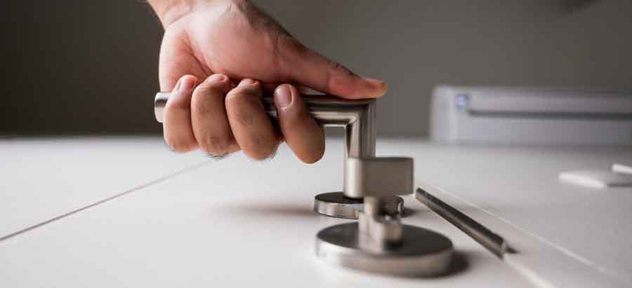 Pêne de porte bloqué ? Nos astuces pour ouvrir une porte