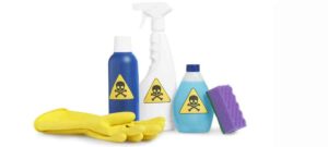 produits chimiques nettoyants ménage