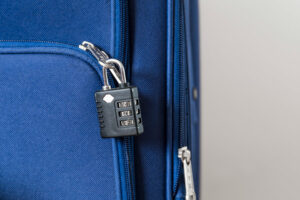 gros plan sur le cadenas à code aux normes TSA gros plan sur le cadenas à code aux normes TSA