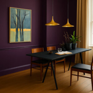 mur-violet sallle à manger avec un mur violet