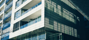 immeuble moderne dans la ville