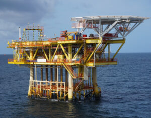 plateforme offshore en mer