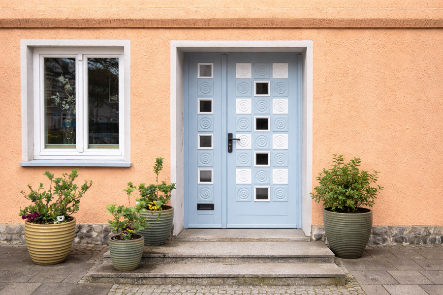 porte tierce d'entrée de maison provençale bleue